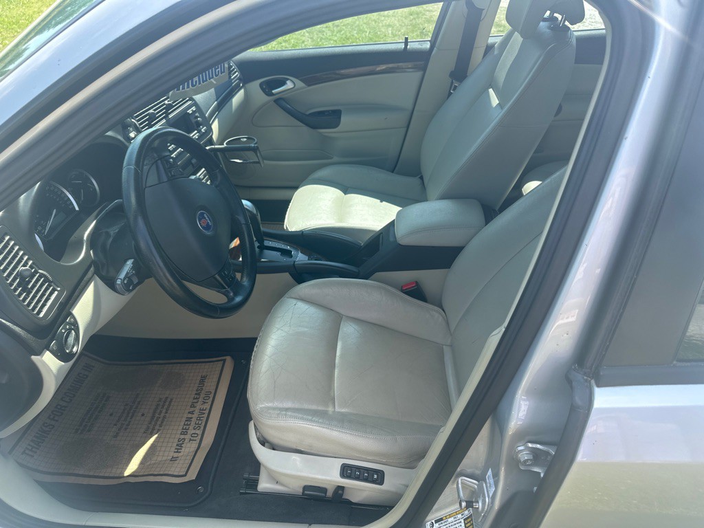 2004 Saab 9-3 Image 9