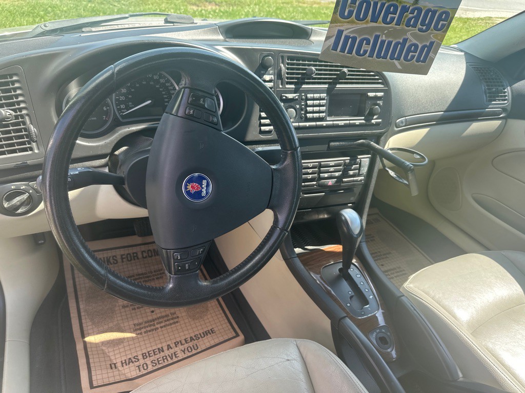 2004 Saab 9-3 Image 10