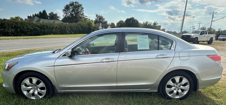 2009 Honda Accord Image 2