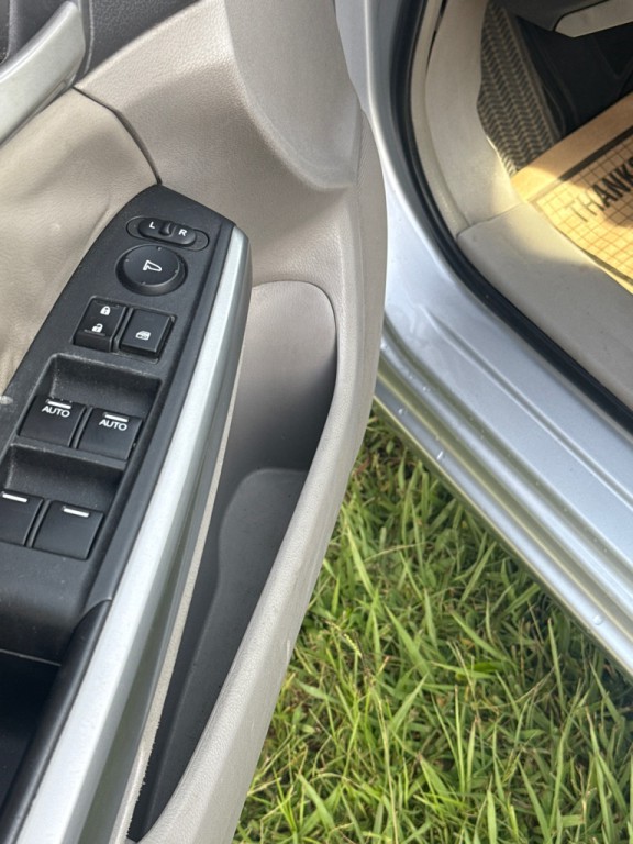 2009 Honda Accord Image 13