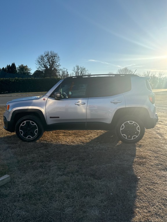 2015 Jeep Renegade Image 3