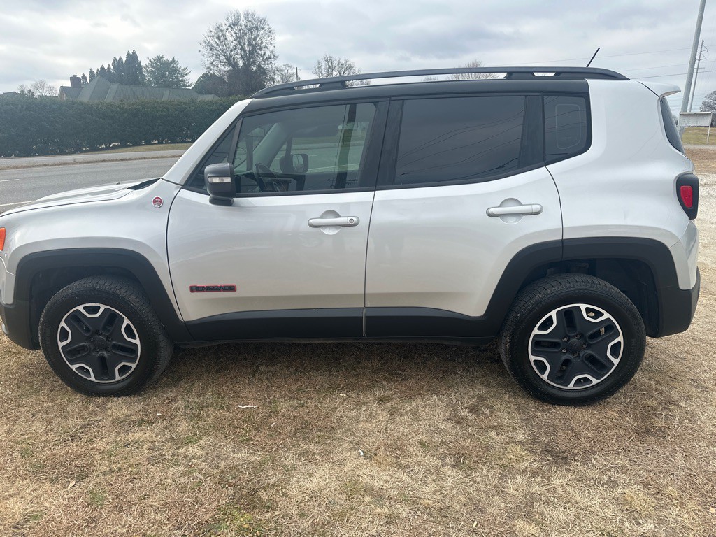 2015 Jeep Renegade Image 19