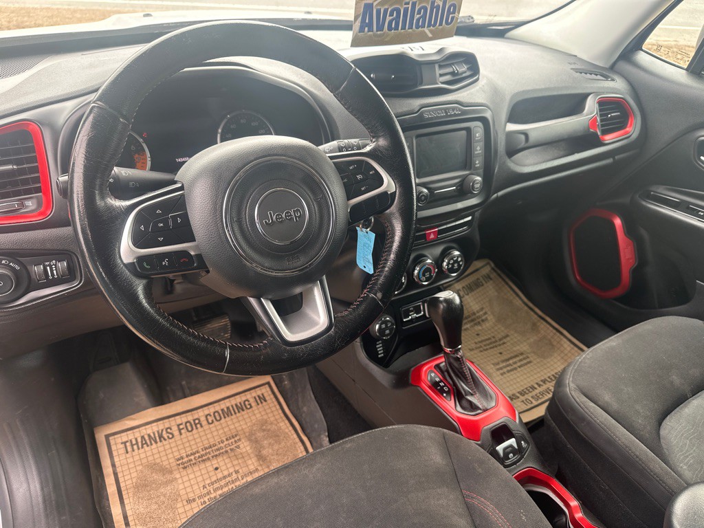 2015 Jeep Renegade Image 24