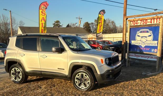 2015 Jeep Renegade Image 2