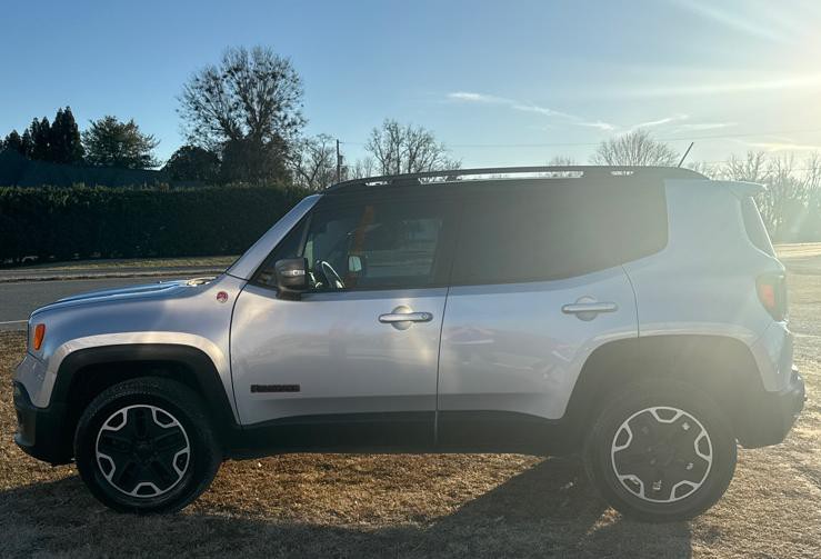 2015 Jeep Renegade Image 4