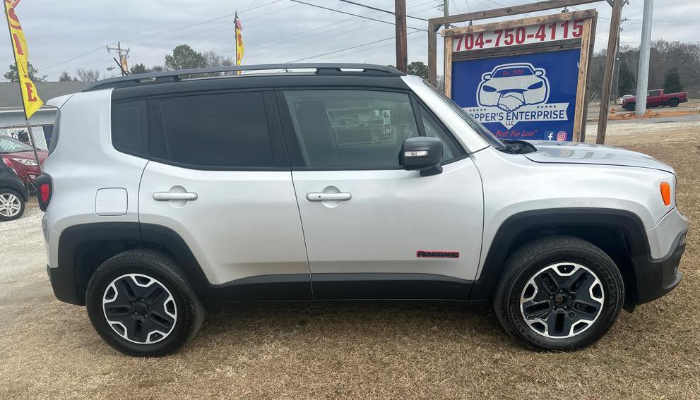 2015 Jeep Renegade Image 16
