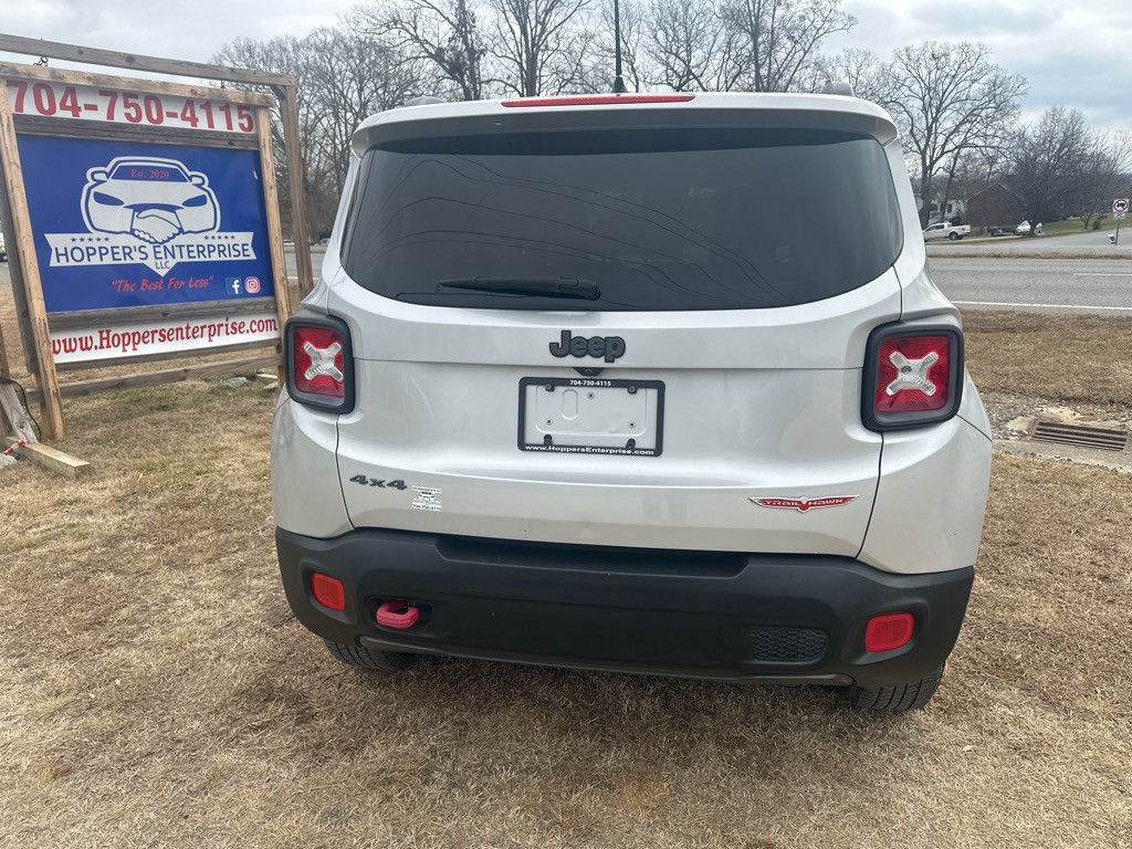 2015 Jeep Renegade Image 22