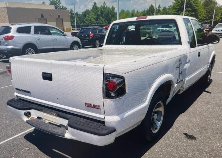 2003 GMC Sonoma Image 4