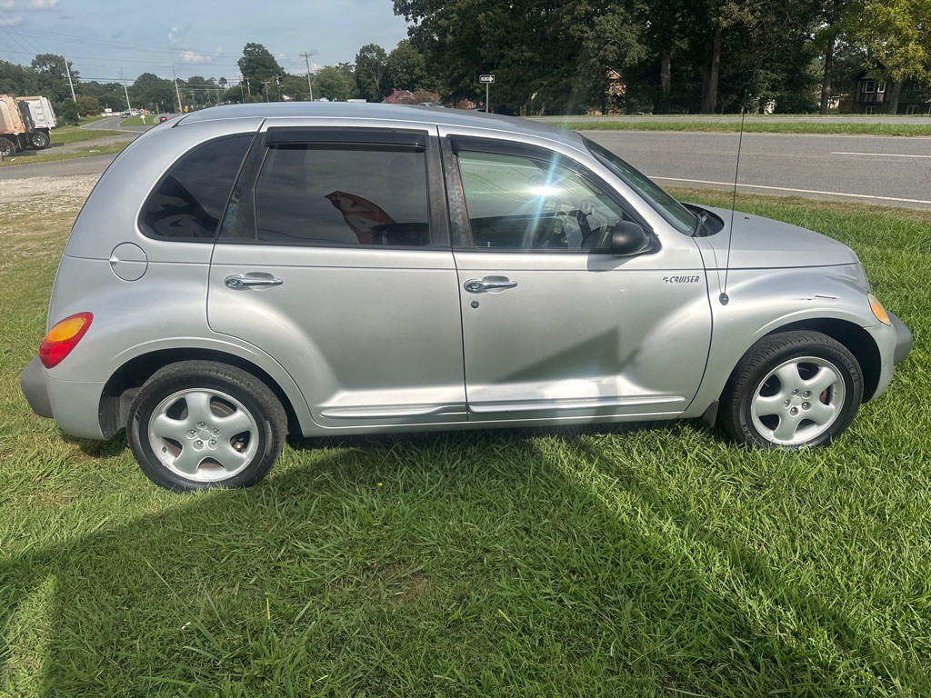 2002 Chrysler PT Cruiser Image 6