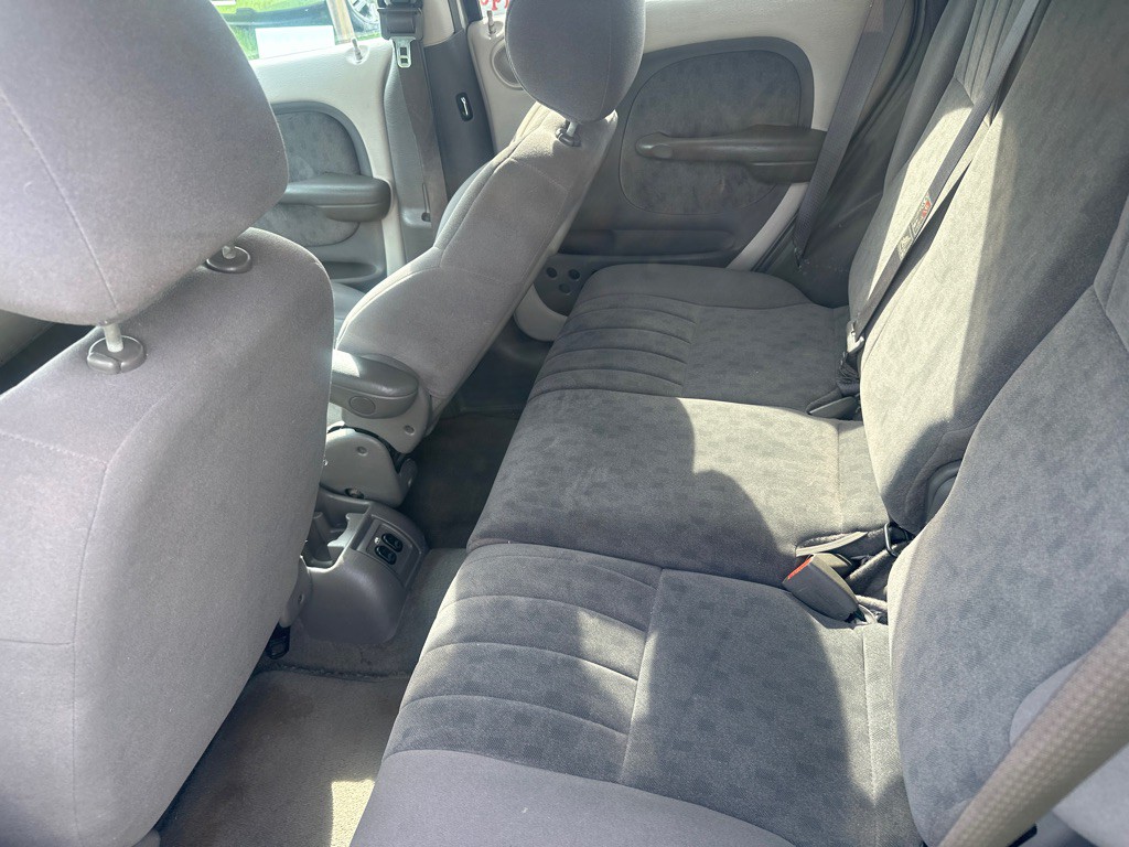 2002 Chrysler PT Cruiser Image 13