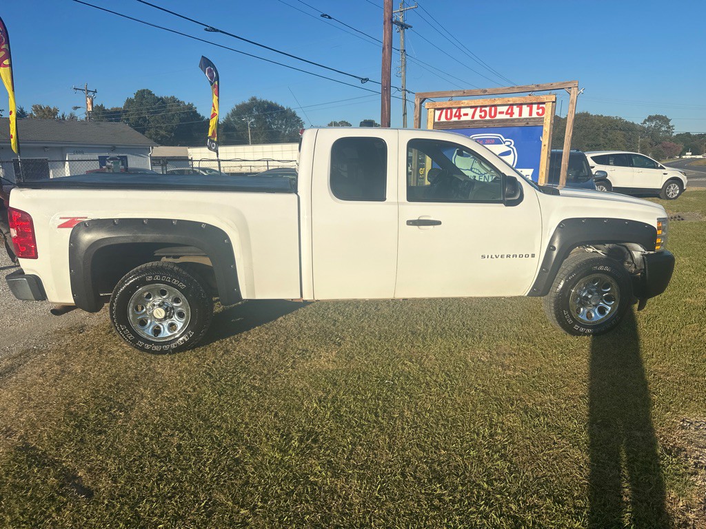 2009 Chevrolet Silverado 1500 Image 2