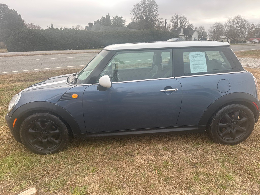 2010 MINI Cooper Image 5