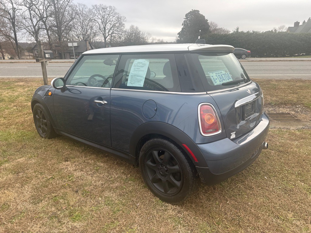 2010 MINI Cooper Image 6