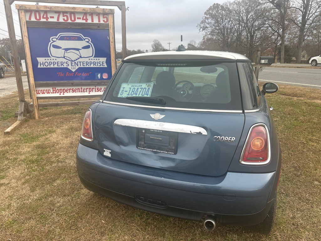 2010 MINI Cooper Image 7
