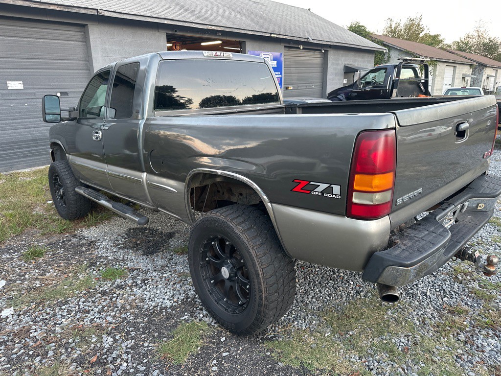 1999 GMC Sierra 1500 Image 2