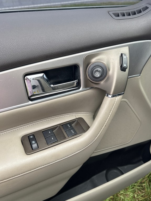 2011 Lincoln MKX Image 15