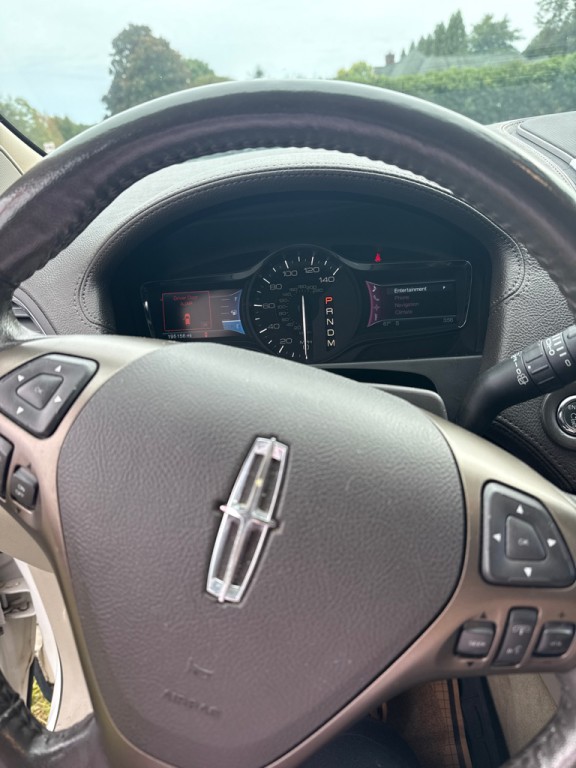 2011 Lincoln MKX Image 18