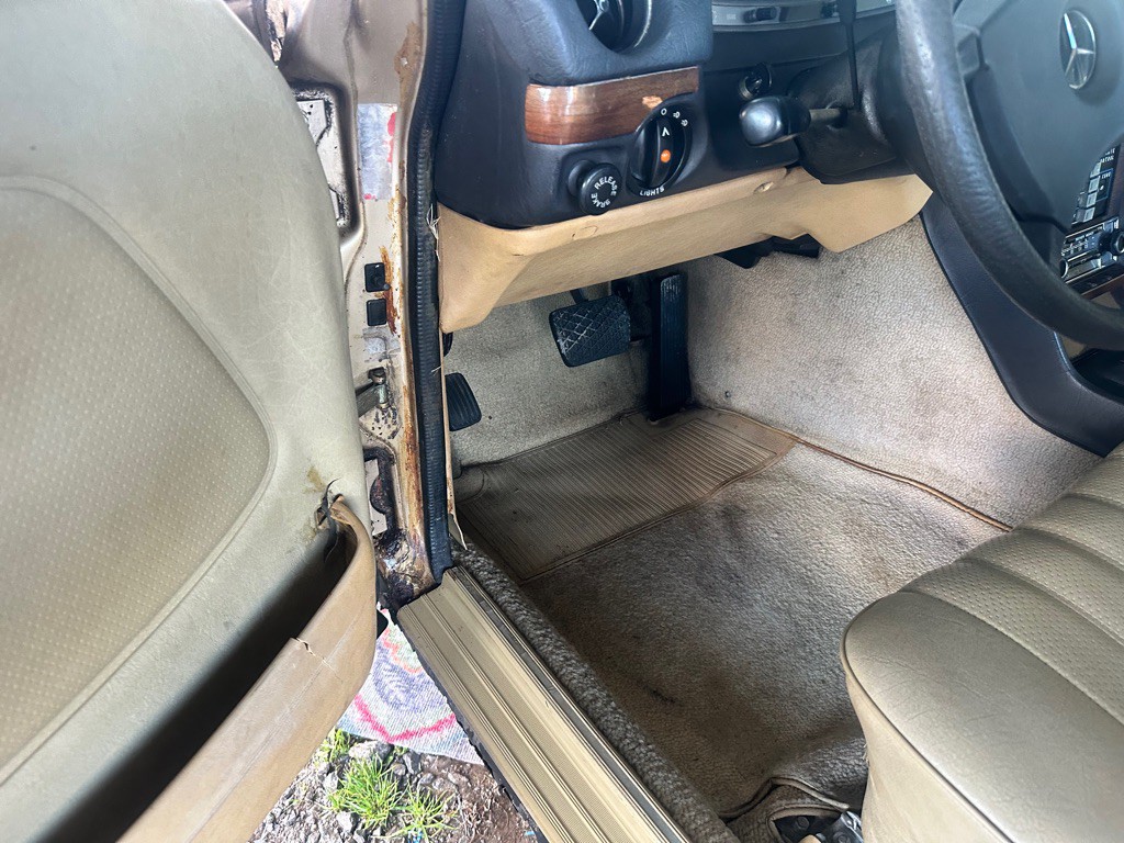 1980 Mercedes-Benz 300-Class Image 7