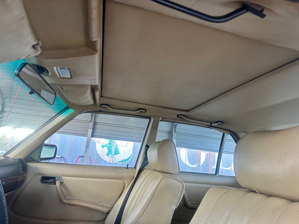 1980 Mercedes-Benz 300-Class Image 11