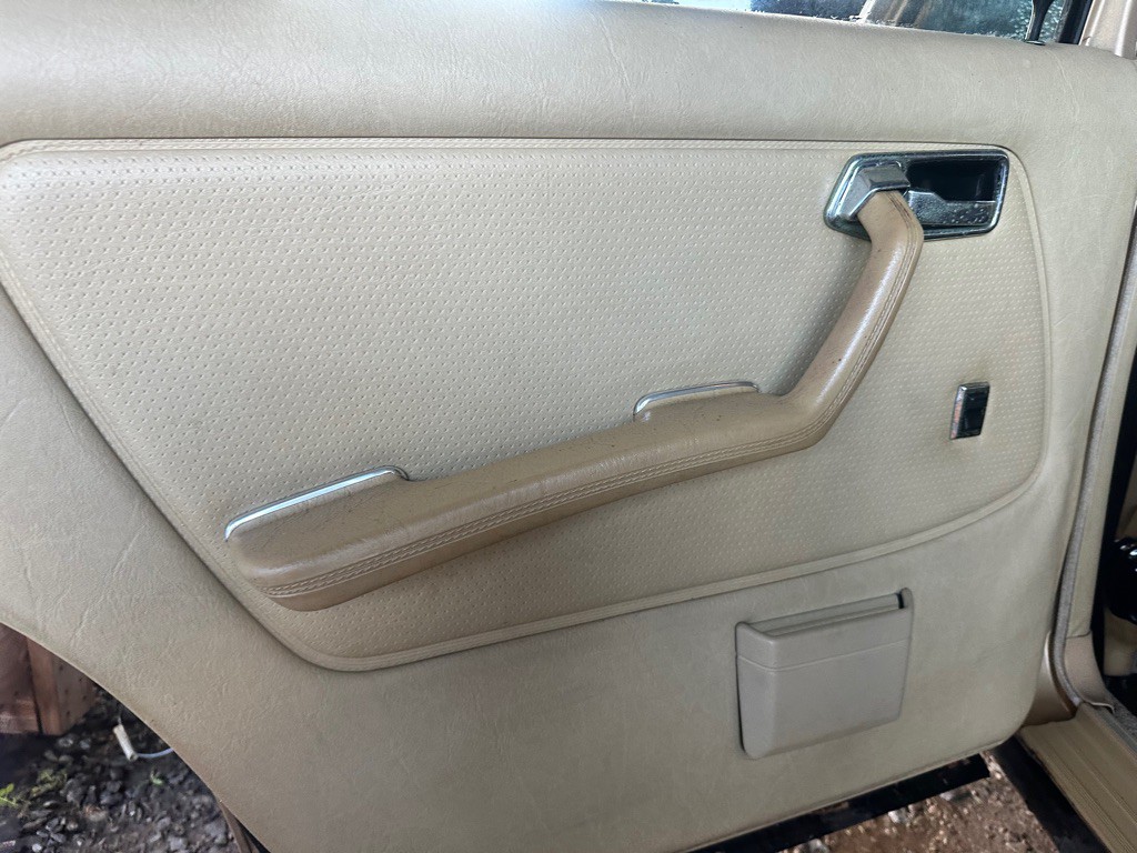 1980 Mercedes-Benz 300-Class Image 14