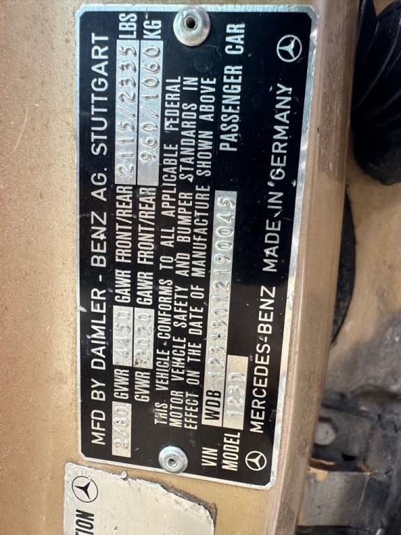 1980 Mercedes-Benz 300-Class Image 21