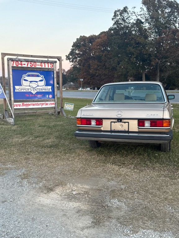 1980 Mercedes-Benz 300-Class Image 25