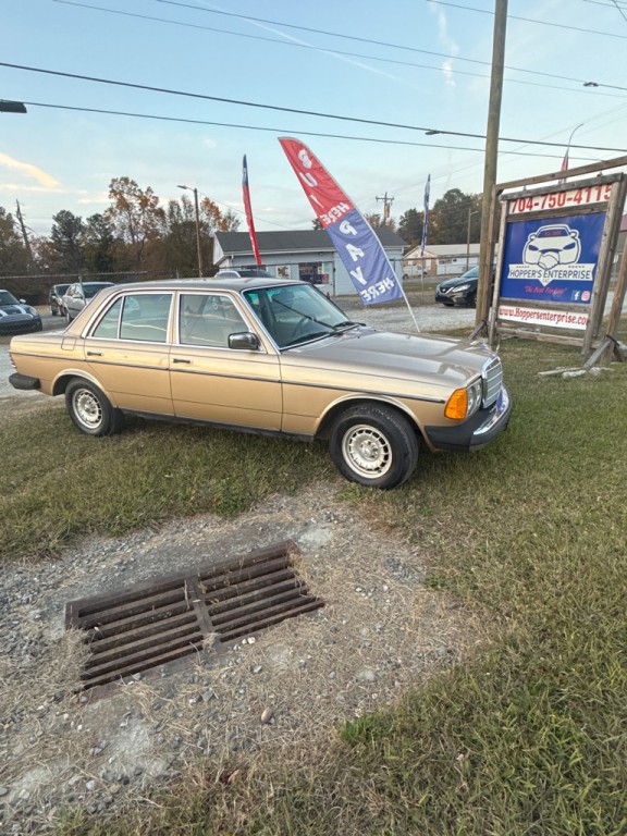1980 Mercedes-Benz 300-Class Image 28