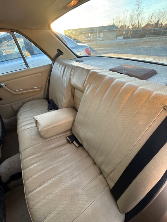 1980 Mercedes-Benz 300-Class Image 36