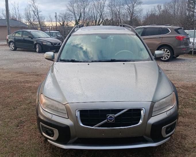 2008 Volvo XC70 Image 2
