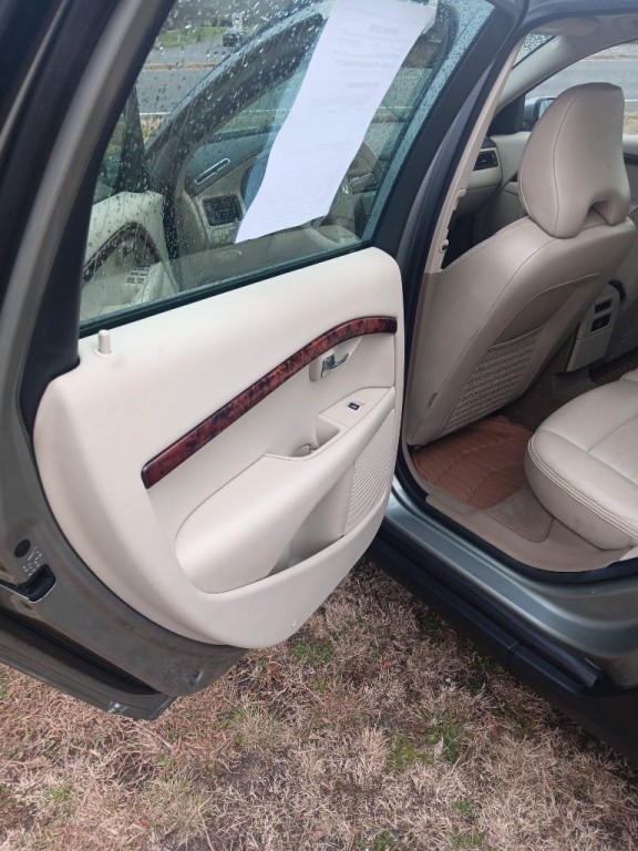 2008 Volvo XC70 Image 9