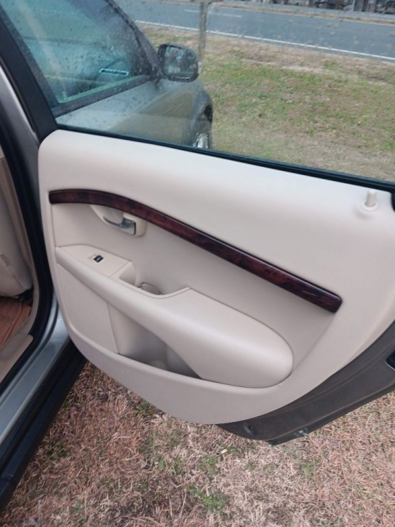 2008 Volvo XC70 Image 12