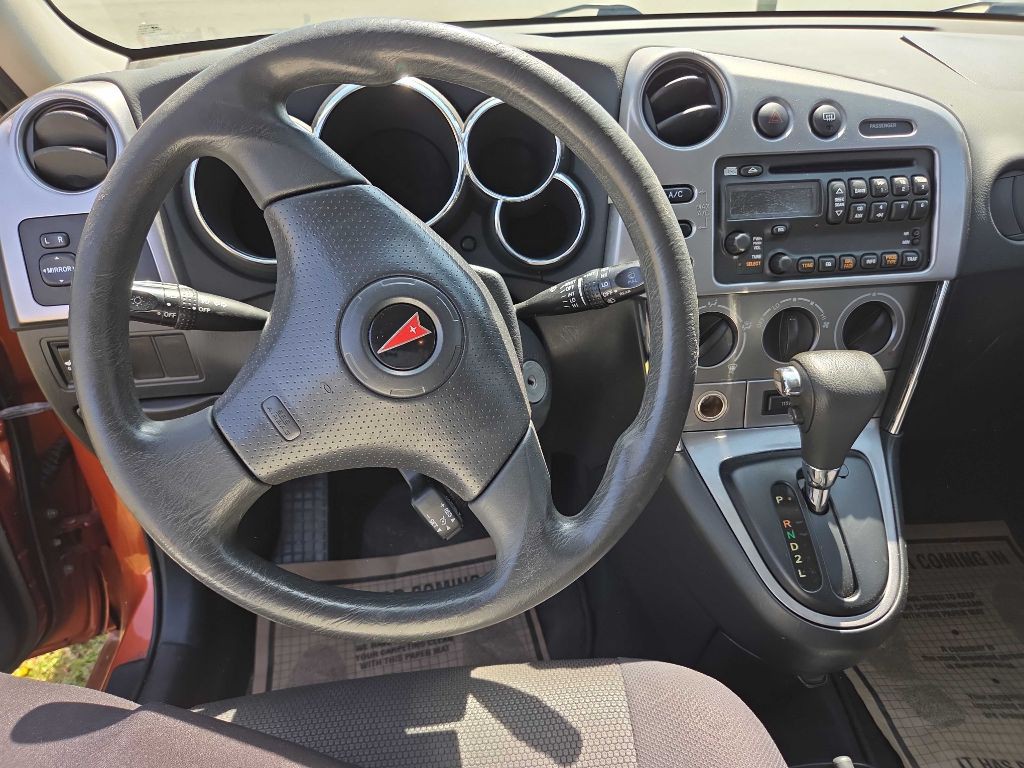 2005 Pontiac Vibe Image 10