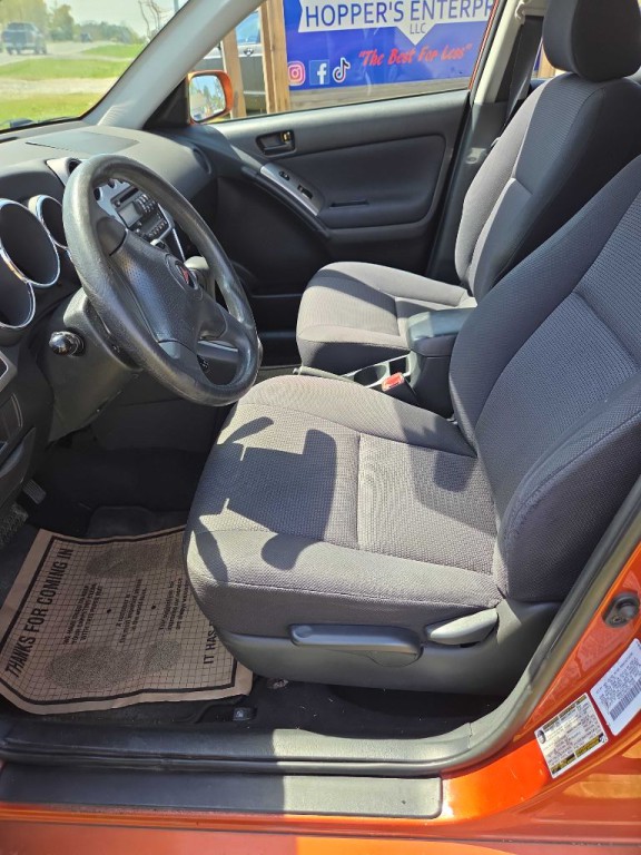 2005 Pontiac Vibe Image 12