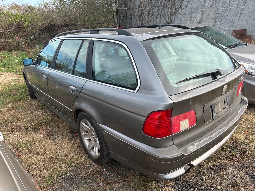 2003 BMW 5 Series Image 1