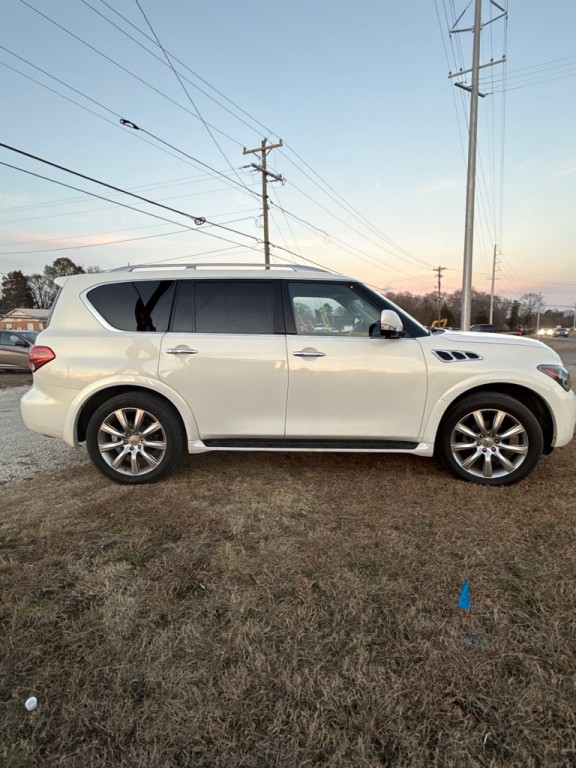 2013 INFINITI QX56 Image 7