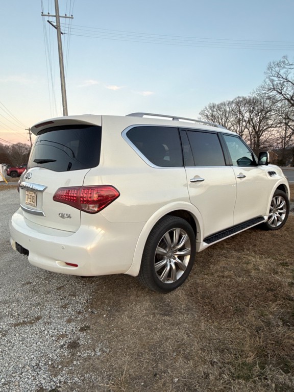 2013 INFINITI QX56 Image 8