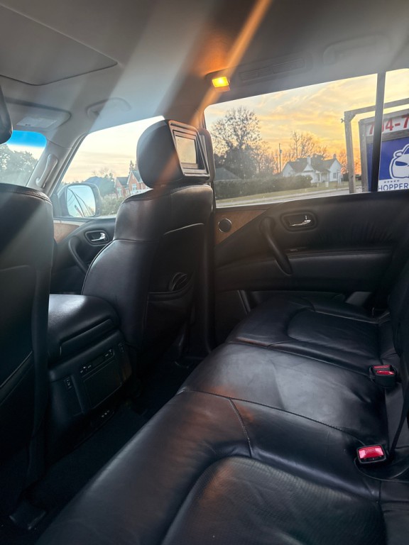 2013 INFINITI QX56 Image 14