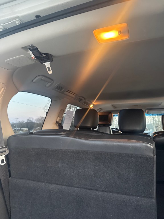 2013 INFINITI QX56 Image 17