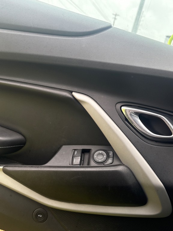 2019 Chevrolet Camaro Image 11