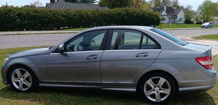 2008 Mercedes-Benz C-Class Image 2