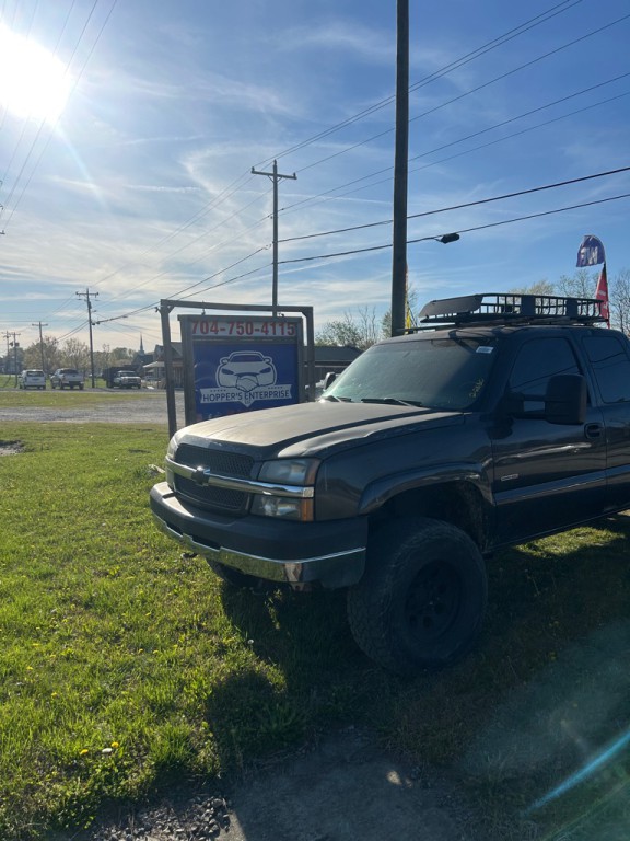 2004 Chevrolet Silverado 1500 Image 1