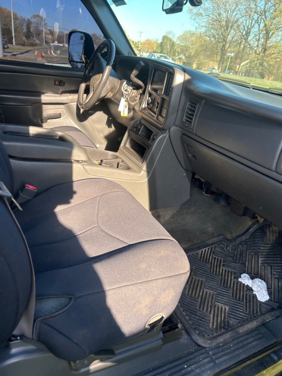 2004 Chevrolet Silverado 1500 Image 8