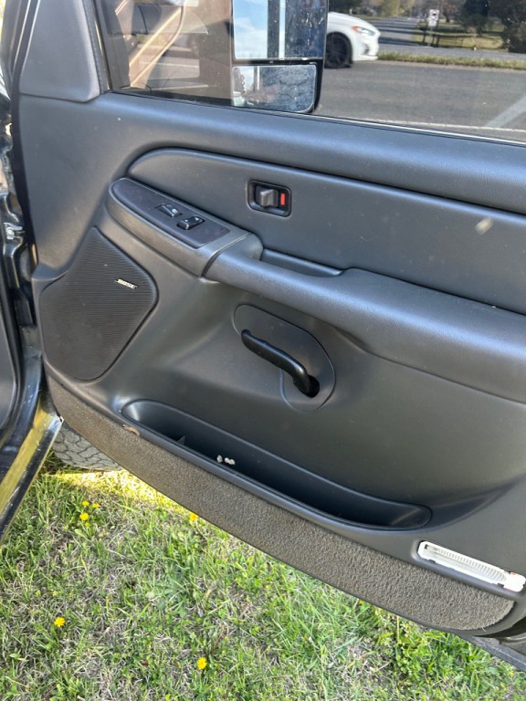 2004 Chevrolet Silverado 1500 Image 9