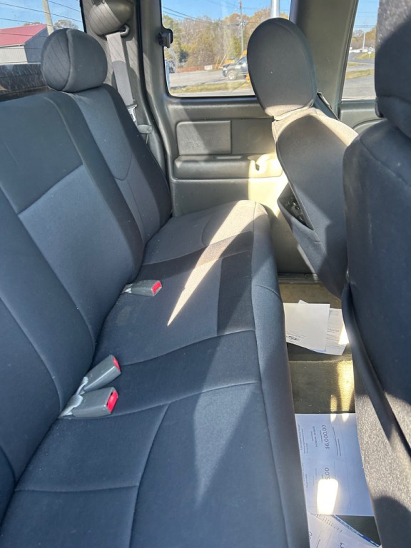 2004 Chevrolet Silverado 1500 Image 11