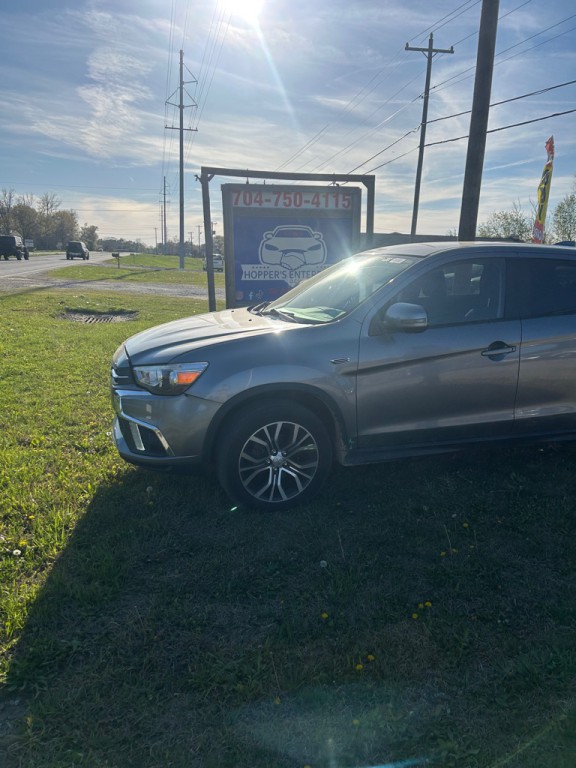 2019 Mitsubishi Outlander Image 1