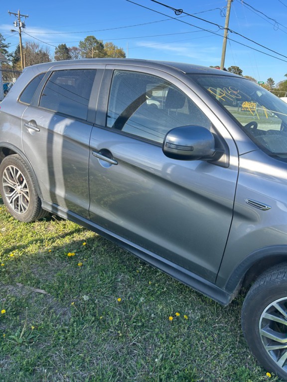 2019 Mitsubishi Outlander Image 6