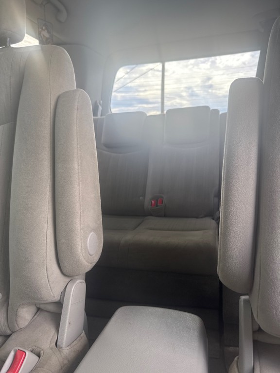 2015 Nissan Quest Image 10