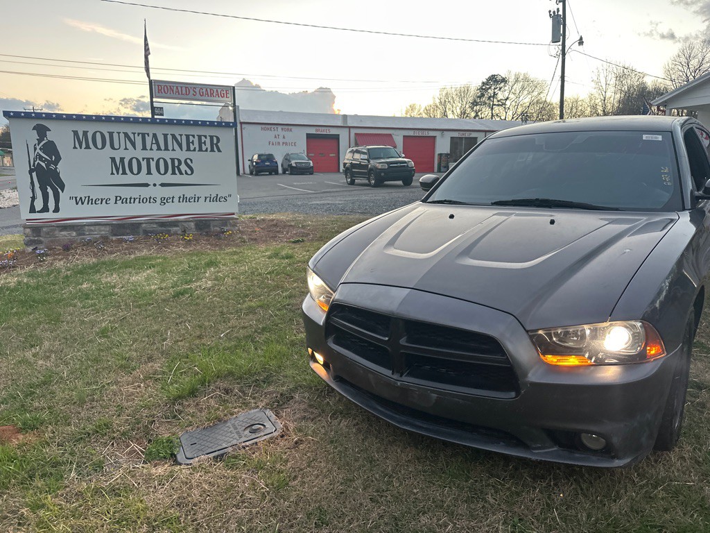 2013 Dodge Charger Image 2