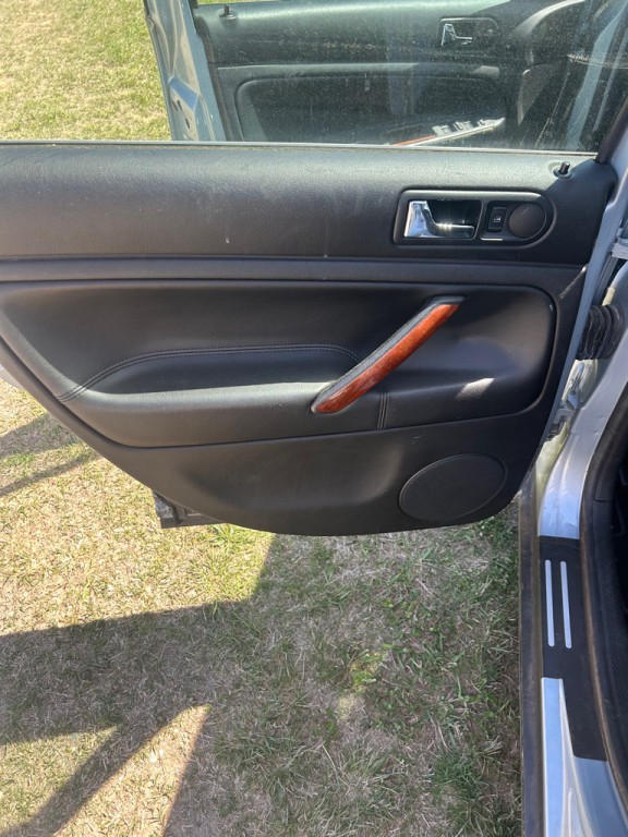 2003 Volkswagen Passat Image 8