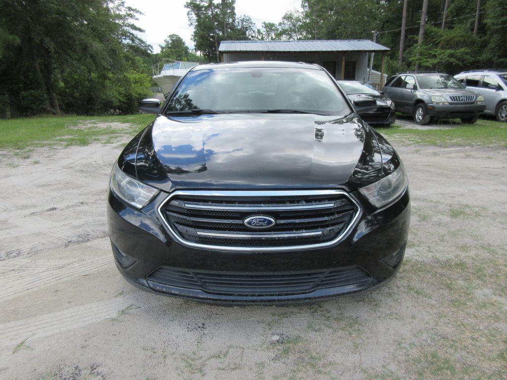 2013 Ford Taurus Image 2